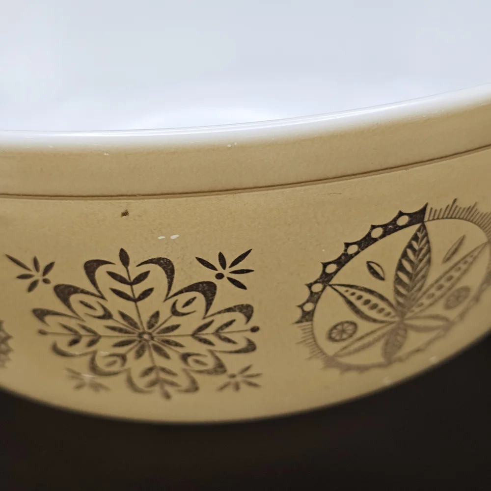 Vintage Pyrex 4 Qt. Tan Gold Hex Signs Promotional Mixing Bowl 1960s Beige 404 - Picture 4 of 14